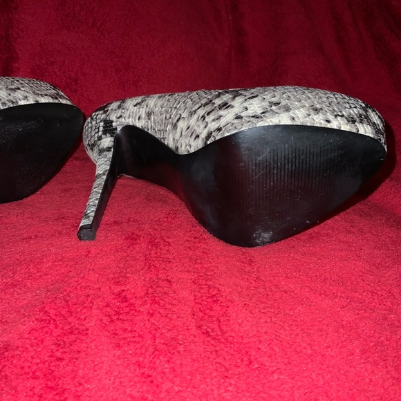 STEVE MADDEN Ultra-high Heels Snakeskin (faux) Gorgeous! - Picture 6 of 10